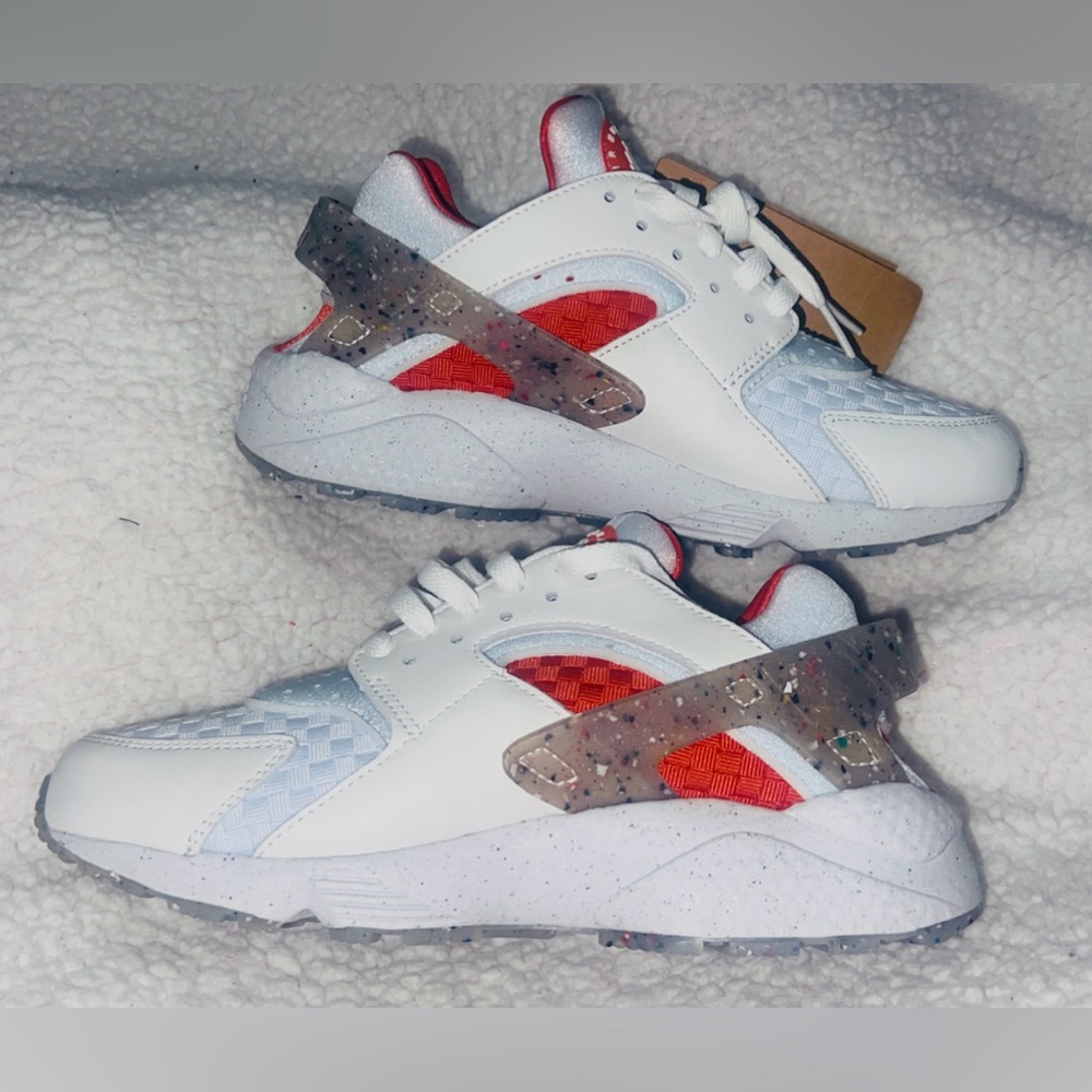 New women's Nike huaraches Size 7